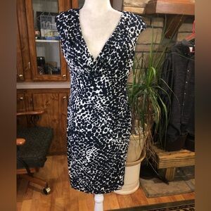 LAUREN RALPH LAUREN SIZE 10 NAVY BLUE AND WHITE FAUX WRAP RUCHED DRESS W/STRETCH